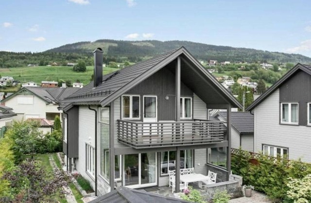 Beautiful house in central Voss
