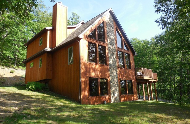 Beautiful House, only 1.2 Miles To Shy Beaver Boat Launch on Raystown Lake
