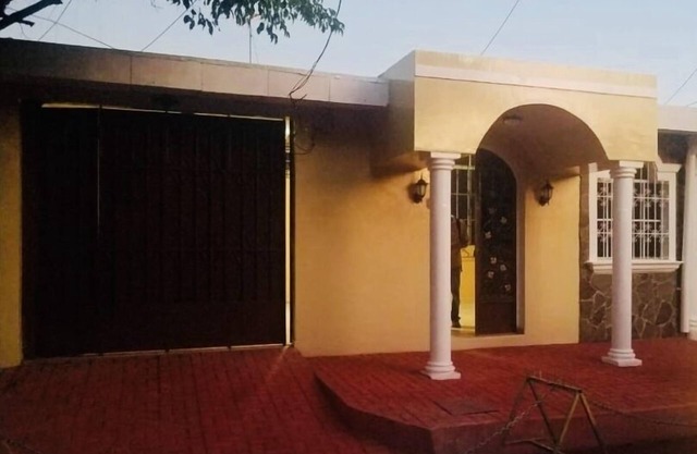 Beautiful house to relax, very close to shops and restaurant