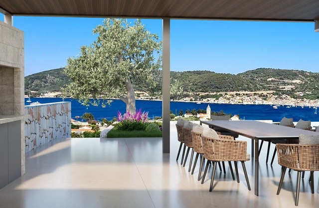 Beautiful Issa Hills Villa