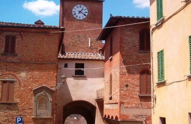 Beautiful mansion on medieval village - excellent value for money