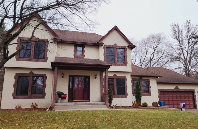 Beautiful large home on quiet Wayzata lot!