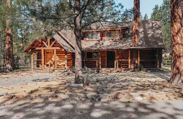 Beautiful Log home outside of Sisters, OR