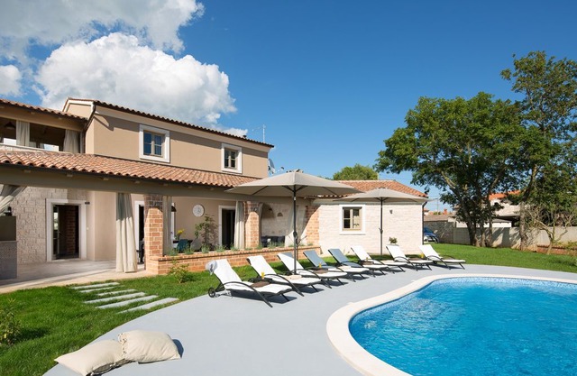Beautiful Luxury Villa In The Countryside with Swimming Pool