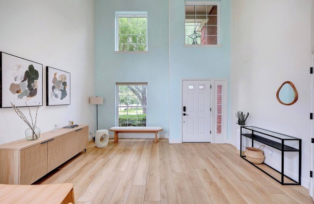 Beautiful Modern 3BR Retreat with Gym, Ping Pong in quiet Austin by Domain & Q2