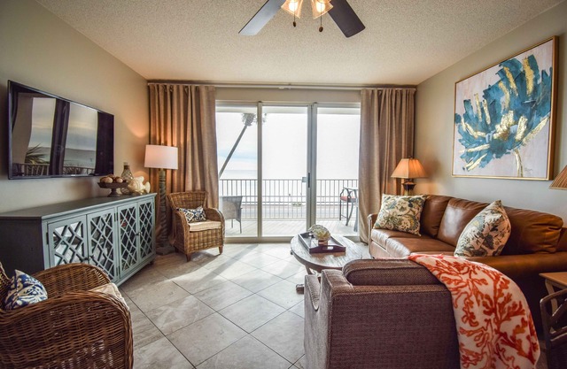 Beautiful Ocean Front Views! - Majestic Sun A202