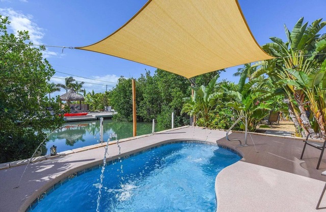 Beautiful Oceanfront Villa with Pool and near Key West, Florida