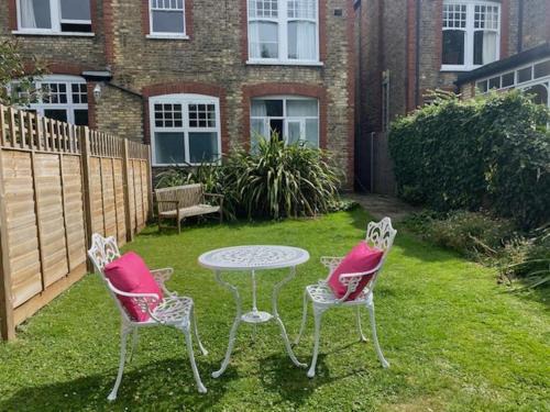 Beautiful one bed garden flat in Muswell hill