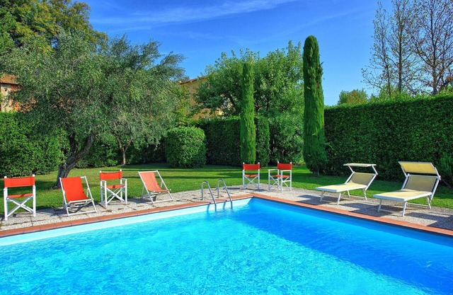 Beautiful private villa with A/C, WIFI, private pool, TV, terrace and panoramic view, close to L.