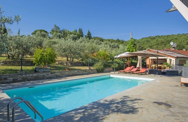 Beautiful private villa with WIFI, private pool, TV, patio, pets allowed and panoramic view