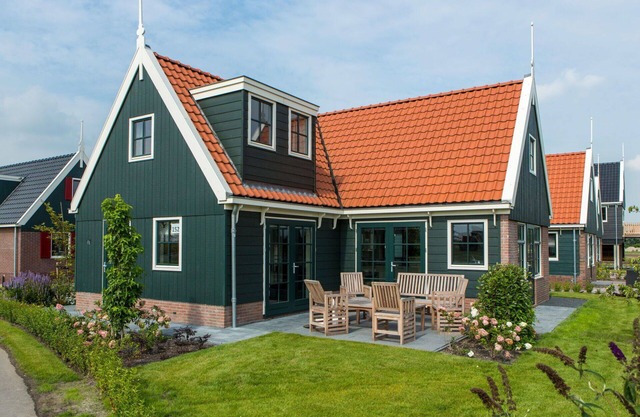 Beautiful private villa for 6 guests with WIFI, TV, terrace and parking