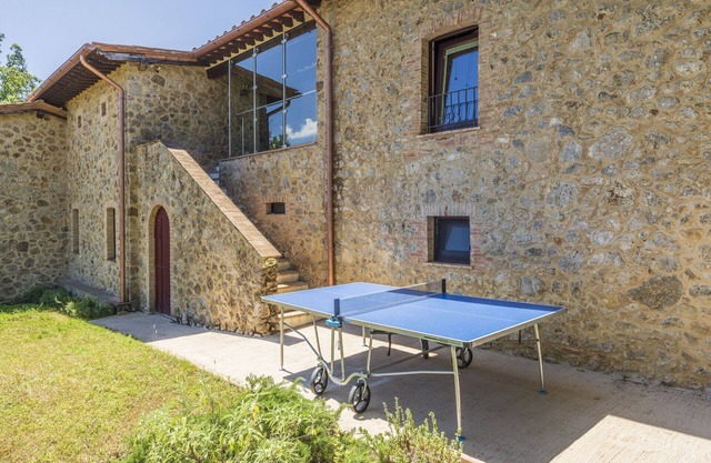 Beautiful private villa for 14 people with A/C, WIFI, TV and pets allowed