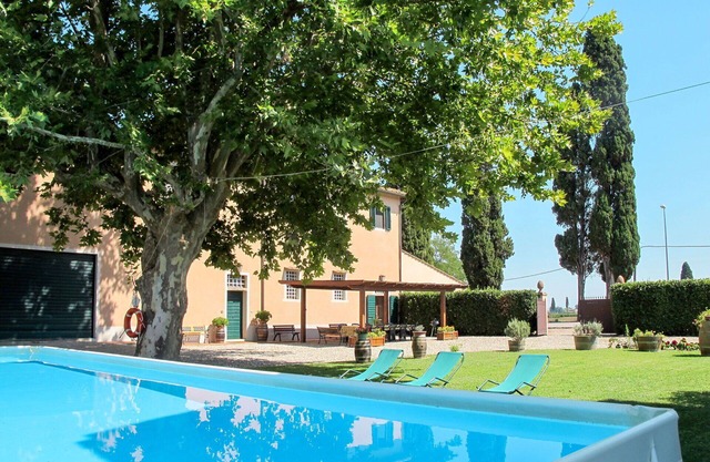 Beautiful private villa for 13 guests with private pool, WIFI, TV, patio and pets allowed