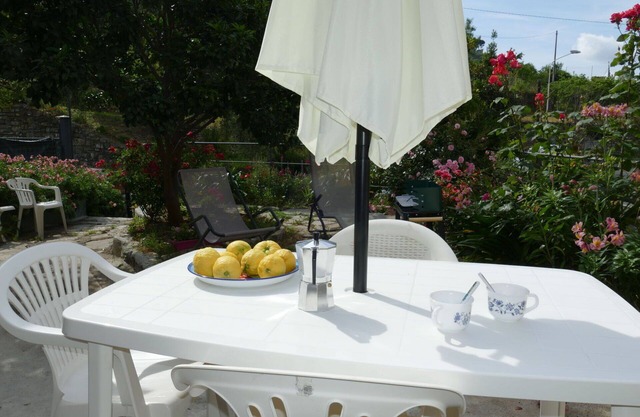 Beautiful private villa for 6 people with WIFI, TV, patio and pets allowed