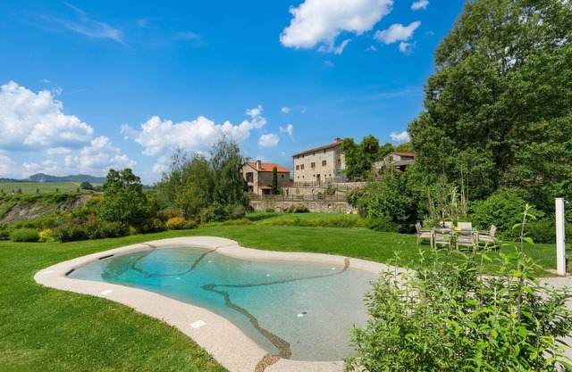 Beautiful private villa for 18 guests with A/C, WIFI, private pool, TV, patio and panoramic view