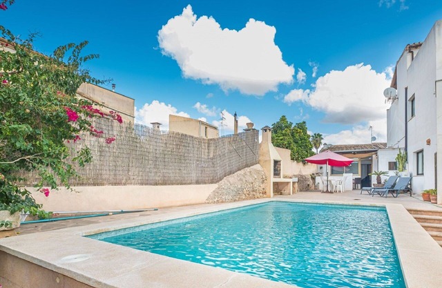 Beautiful private villa for 4 people with private pool, A/C, TV, terrace and pets allowed