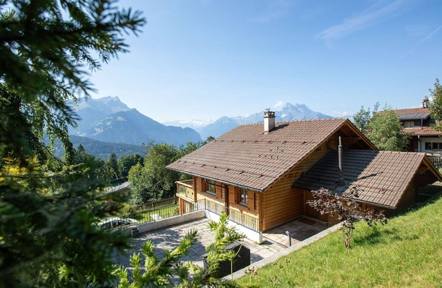 Beautiful private villa for 8 people with WIFI, TV, terrace and parking