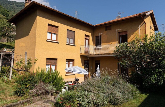 Beautiful private villa for 10 guests with WIFI, TV, terrace and pets allowed