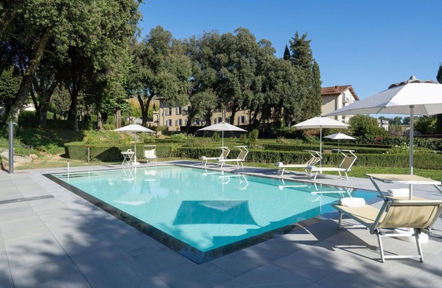 Beautiful private villa with hot tub, private pool, WIFI, TV, panoramic view and parking