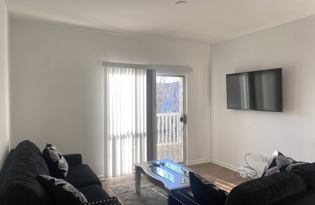Beautiful rental unit just north of Atlanta. Very spacious, free parking