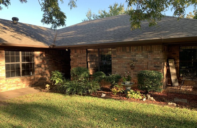 Beautiful, secluded ranch home with 3 bdrm and 2 bath