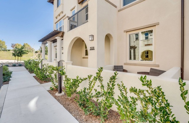 Beautiful Smart Home located Minutes from the Beach!