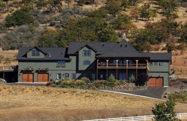 Beautiful Timber Peg Estate