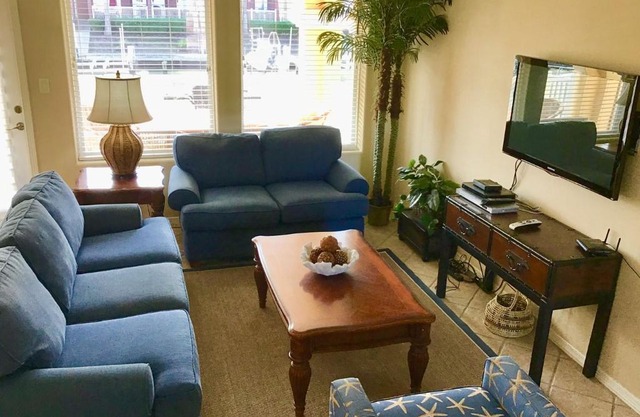 Beautiful Townhome at the Golf Course ~18HT