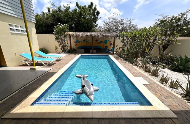 Beautiful tropical villa with private pool, 5 minutes from beach and golf course