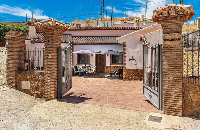 Beautiful vacation home for the whole family in Guadix in the plateau of Granada province.