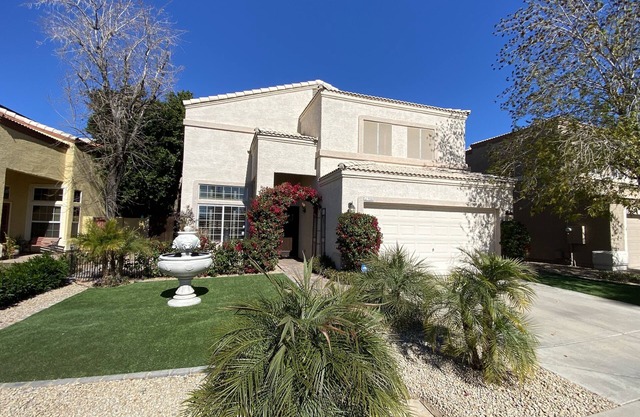 Beautiful Val Vista Lakes home with private heated pool in Gilbert, Arizona!