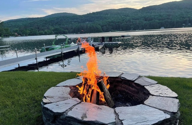 Beautiful Vermont Lake House on Lake Morey