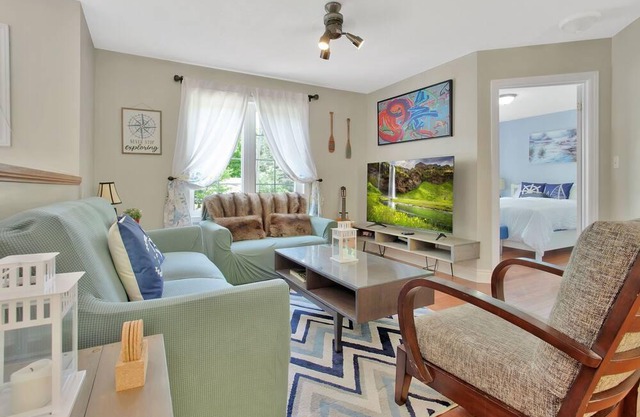 Beautiful View Cottage , hiking trails( Pet -friendly)