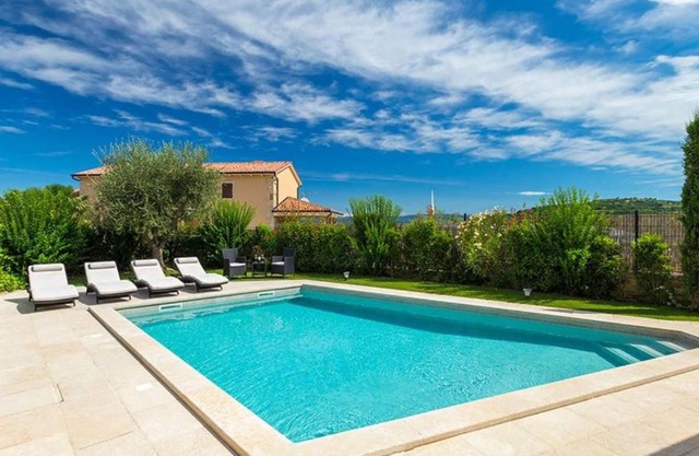 Beautiful villa Benvenuti with private pool near Motovun