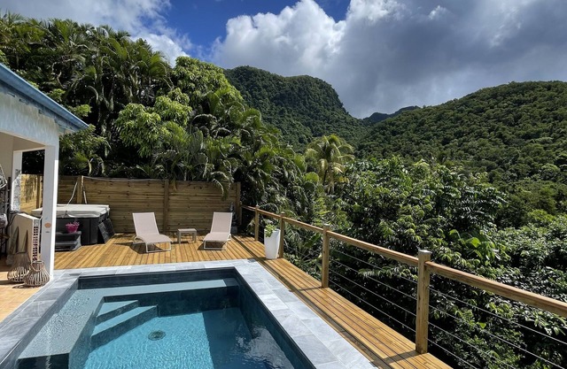 Beautiful villa facing the Caribbean Sea