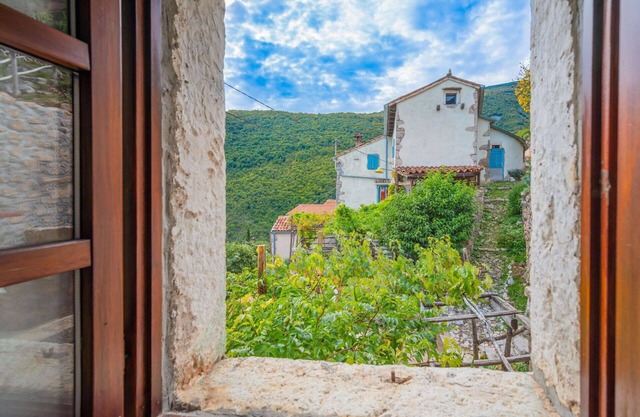 Beautiful villa for 6 guests with A/C, WIFI, TV, terrace, panoramic view and parking