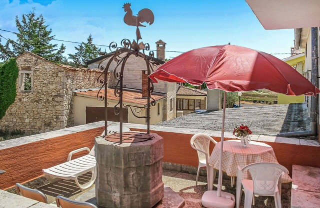 Beautiful villa for 6 guests with WIFI, A/C, TV, terrace and pets allowed