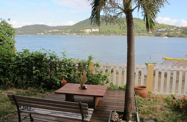 Beautiful villa T6 by the sea with a magnificent view of the bay