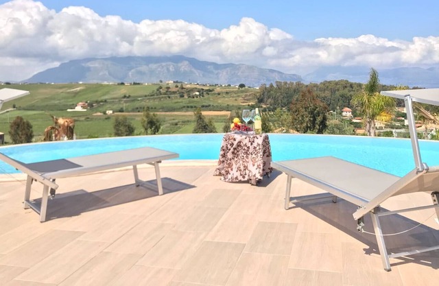 BEAUTIFUL VILLA WITH POOL