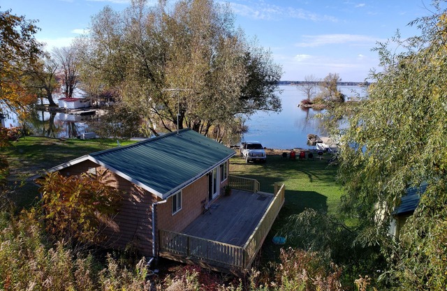 Beautiful water front cottage with a beautiful view