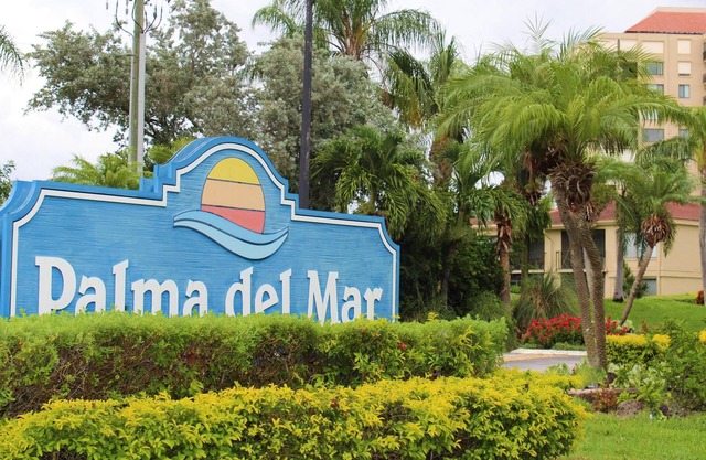 Beautiful! Waterfront! Condo, Isla del Sol "Suzie's Coastal Hideaway"