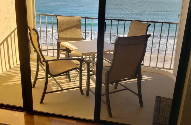 Beautifully appointed 2 bed/2 bath 8th fl beachfront condo on Hutchinson Island!