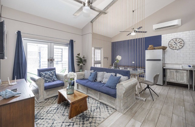 Beautifully Renovated Casa Indigo! Playas del Coco InTown Location. Walk to All