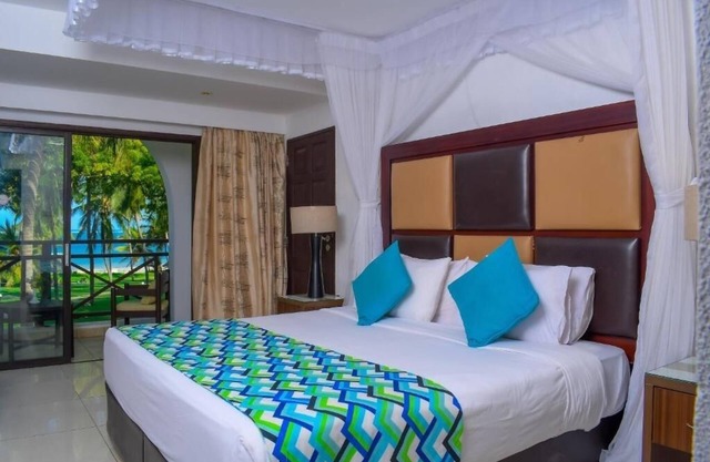 Beautifully Decorated Suite with In-House Spa and Private Beach Area