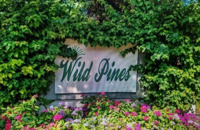 Beautifully furnished 3rd floor corner condo W/view!