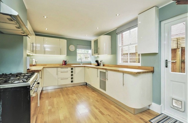 Beautifully presented, spacious and conveniently located Edwardian home
