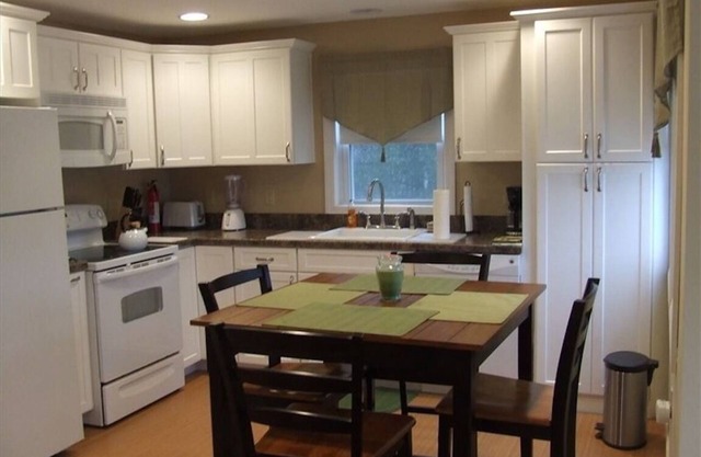 Beautifully Renovated Beach Block 2-Bedroom Unit