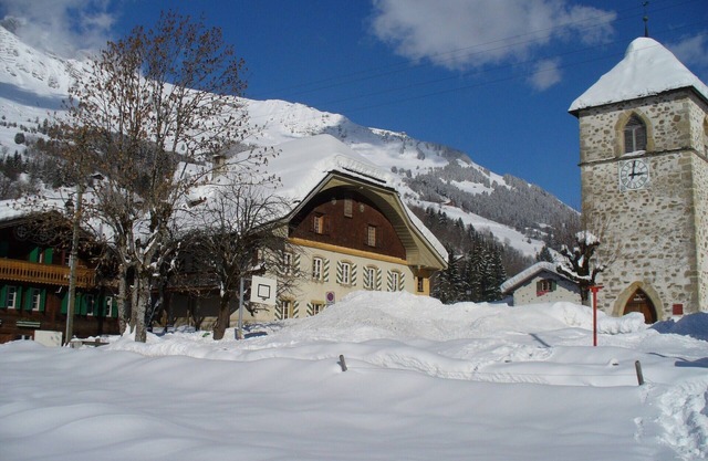 Beautifully restored chalet apartment next to ski runs