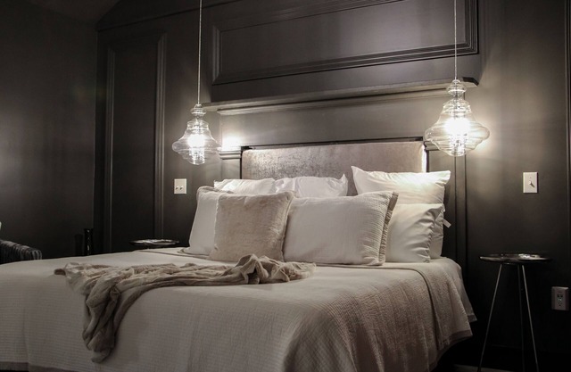 Beautifully Restored Historic Guesthouses /Boutique Finishes /Close to Nashville