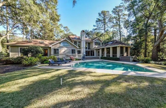 Beautifully appointed large home in the heart of Harbour Town!
